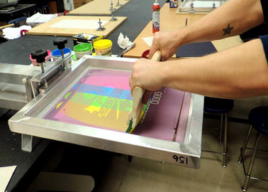Πλαίσιο αργιλίου οθόνης μεταξιού υψηλής ακρίβειας για την εκτύπωση των ασημένιων ελαφριών υλικών χρώματος